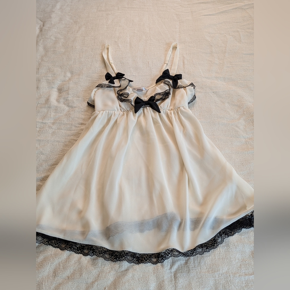Victoria's Secret Elegant Cream and Black Lace Teddy Sz S